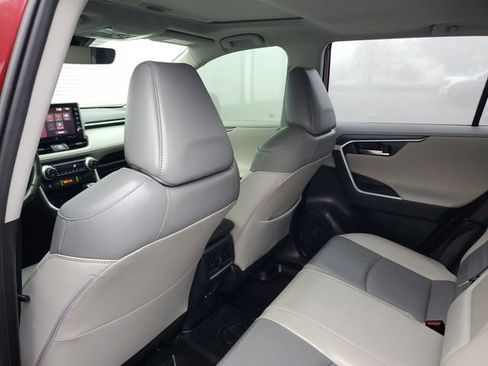 Used 2022 Toyota RAV4 Limited image 9