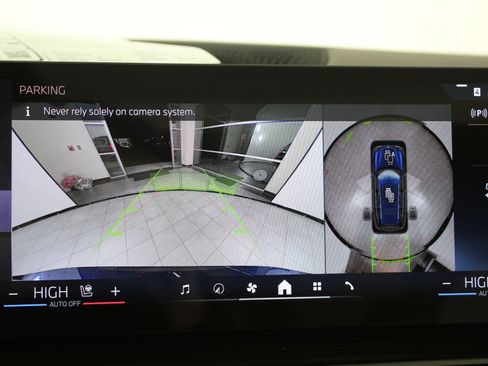 New 2026 BMW X7 xDrive40i w/ Premium Package image 32