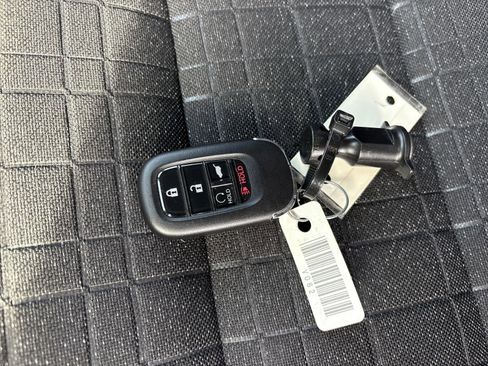 Used 2025 Honda HR-V Sport image 29