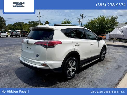 Used 2017 Toyota RAV4 LE FWD image 5