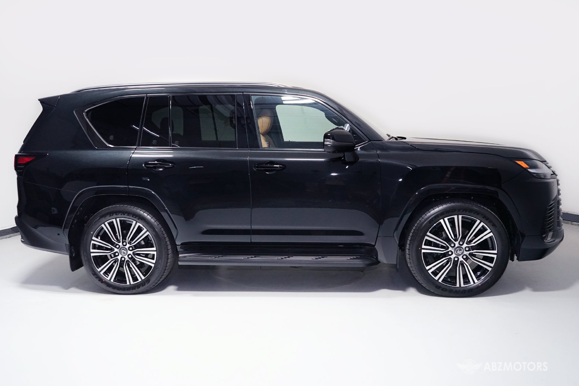 Used 2026 Lexus LX 700h Luxury AWD/4WD image 3