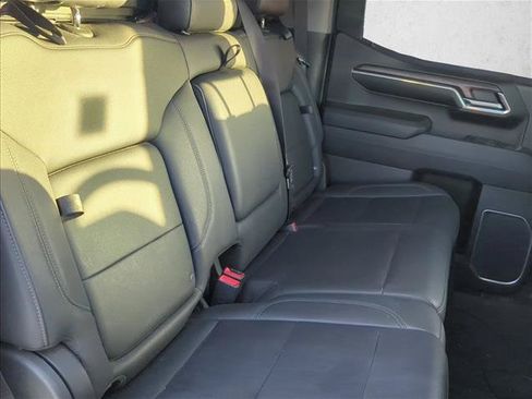 Used 2023 GMC Sierra 1500 SLT w/ SLT Premium Package AWD/4WD image 21