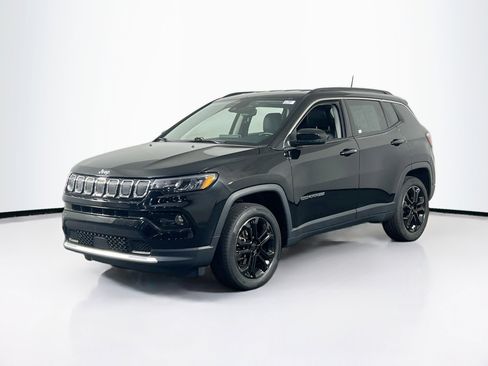 Used 2022 Jeep Compass Limited image 1