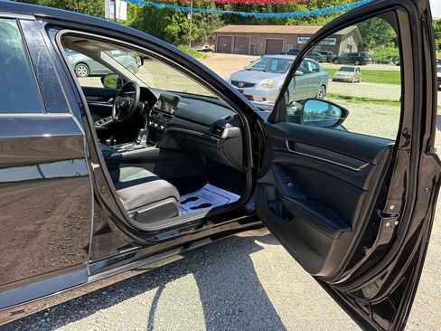 Used 2018 Honda Accord LX image 16