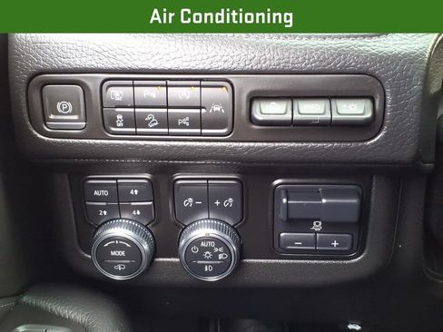 Certified 2023 GMC Yukon Denali w/ Denali Reserve Package AWD/4WD image 27