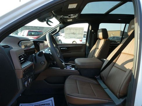 New 2026 Chevrolet Tahoe High Country w/ Sun And Tow Package AWD/4WD image 17