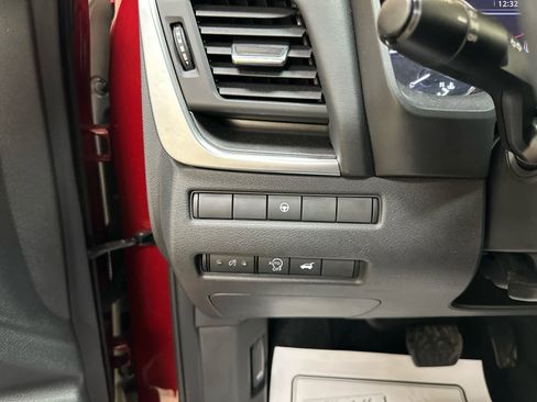 Certified 2024 Nissan Rogue SV image 22