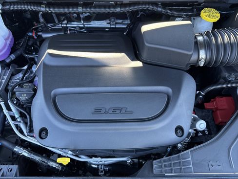 New 2026 Chrysler Pacifica Select w/ S Appearance Package image 32