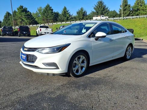 Used 2017 Chevrolet Cruze Premier FWD image 7