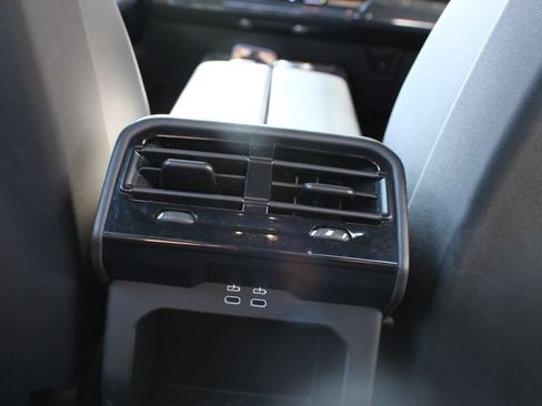 Used 2025 BMW 530i RWD image 29