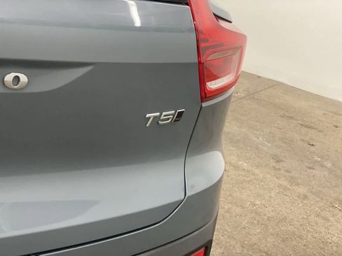 Used 2020 Volvo XC40 T5 Momentum w/ Protection Package Premier image 11