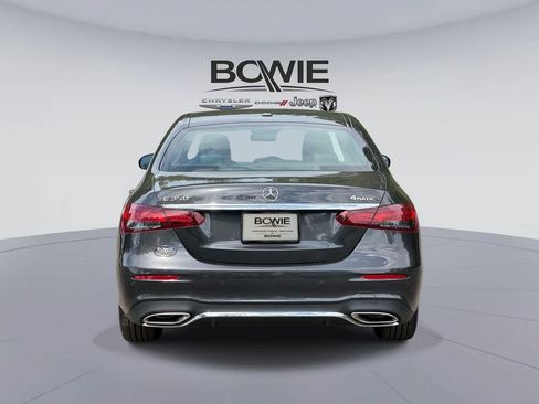 Used 2023 Mercedes-Benz E 350 4MATIC Sedan image 3