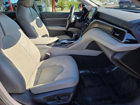 Used 2023 Toyota Camry XLE FWD image 19