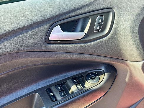 Used 2018 Ford Escape SE w/ Ford Safe & Smart Package image 18