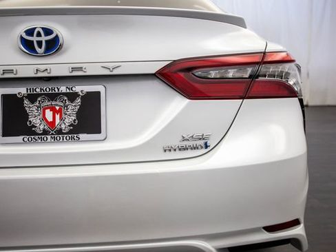 Used 2021 Toyota Camry XSE image 39