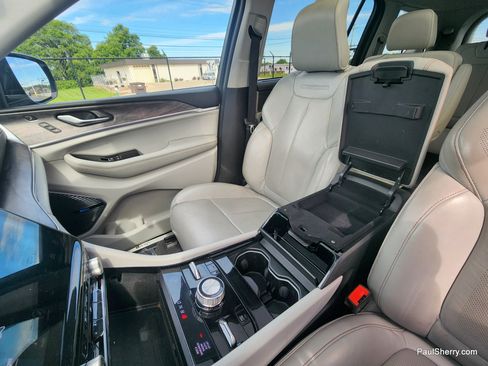 Used 2021 Jeep Grand Cherokee L Overland w/ Luxury Tech Group IV AWD/4WD image 39