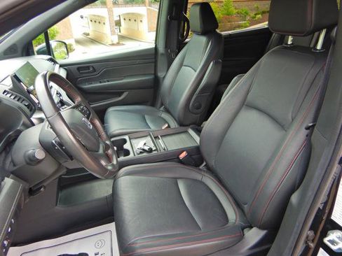 Used 2025 Honda Odyssey Sport-L image 13
