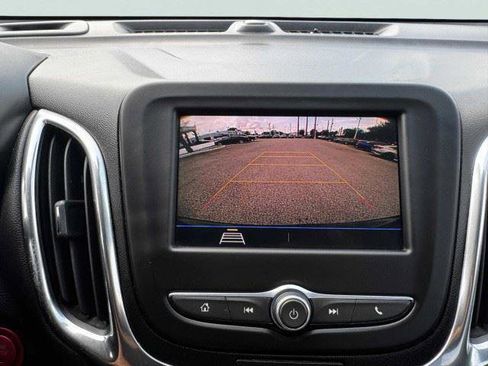 Used 2020 Chevrolet Equinox LT FWD image 30