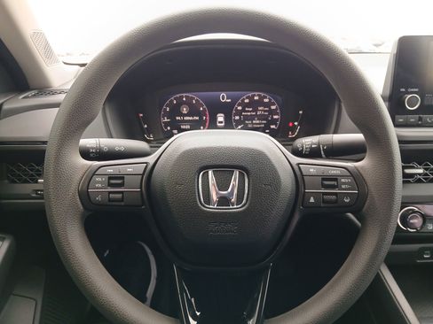 Used 2025 Honda Accord SE image 10
