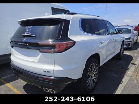 Used 2026 GMC Acadia Denali Ultimate FWD image 2