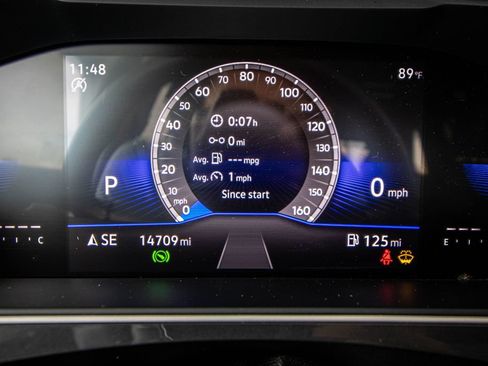 Certified 2024 Volkswagen Tiguan SE FWD image 37