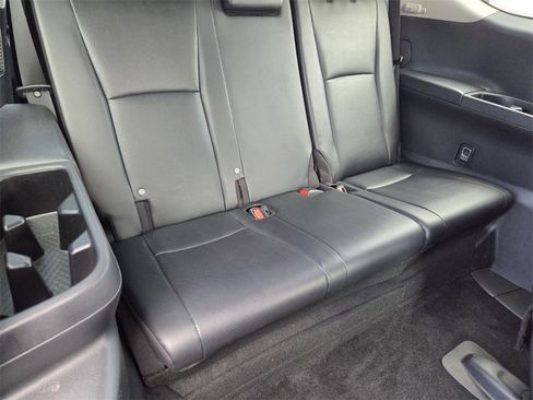 Used 2025 Toyota Grand Highlander XLE image 11