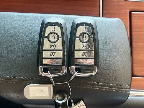 Used 2024 Lincoln Navigator L Reserve AWD/4WD image 32