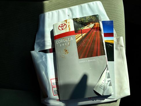 Used 2012 Toyota Corolla LE w/ Premium Pkg image 19