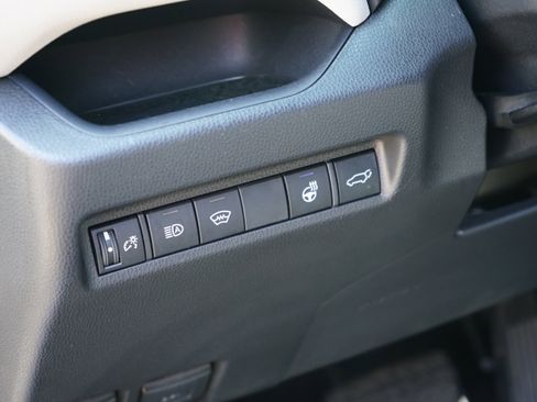 Used 2023 Toyota RAV4 XLE Premium image 17