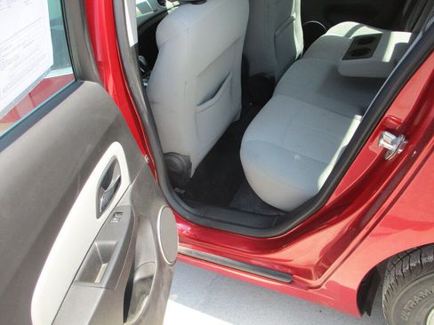 Used 2011 Chevrolet Cruze LT FWD image 21