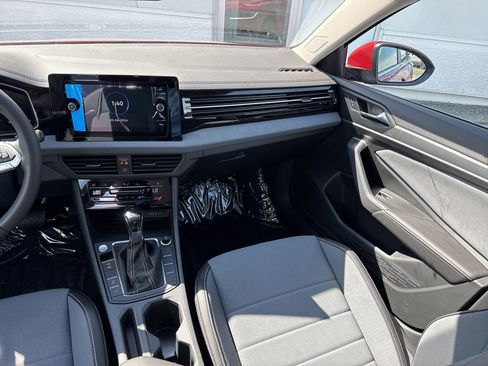 New 2026 Volkswagen Jetta SE FWD image 12
