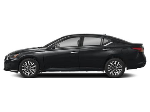 Used 2024 Nissan Altima 2.5 SV FWD image 3