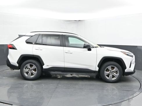 Used 2024 Toyota RAV4 LE AWD/4WD image 11