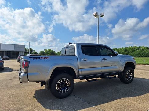 Used 2023 Toyota Tacoma TRD Sport w/ Technology Package AWD/4WD image 5