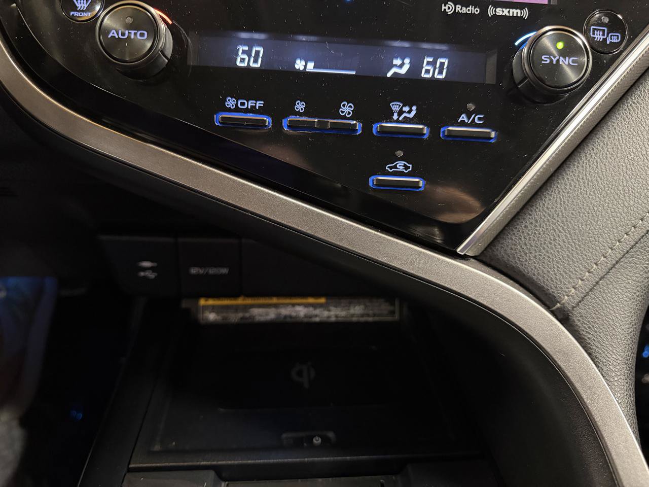 Used 2018 Toyota Camry XSE FWD image 18