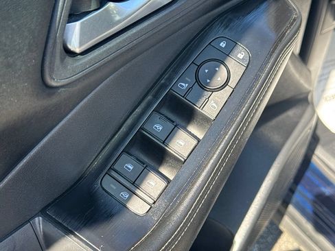 Used 2025 Nissan Rogue SV FWD image 38