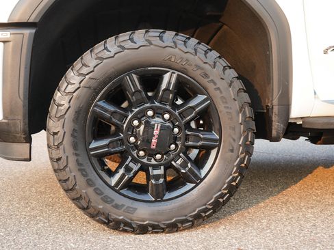 Used 2025 GMC Sierra 3500 AT4 w/ AT4 Premium Plus Package AWD/4WD image 32
