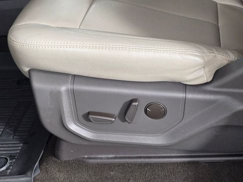 Used 2021 Ford Expedition XLT RWD image 11