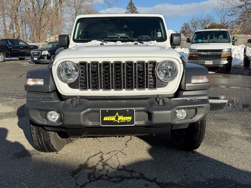 Used 2025 Jeep Wrangler Sport image 9