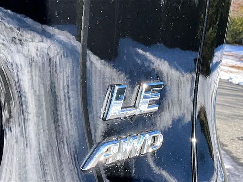 Used 2024 Toyota RAV4 LE AWD/4WD image 29