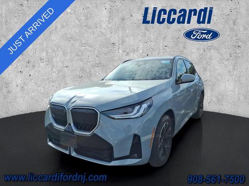Used 2025 BMW X3 xDrive30i AWD/4WD image 3