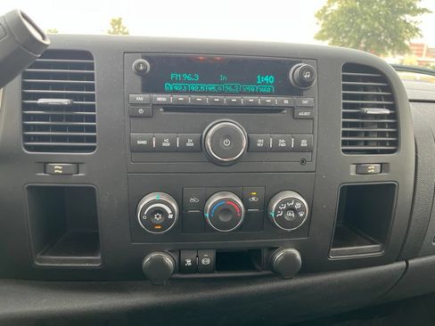Used 2011 Chevrolet Silverado 2500 LT RWD image 11