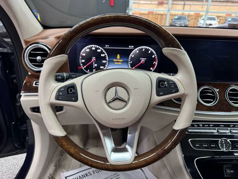Used 2017 Mercedes-Benz E 400 4MATIC Wagon image 26