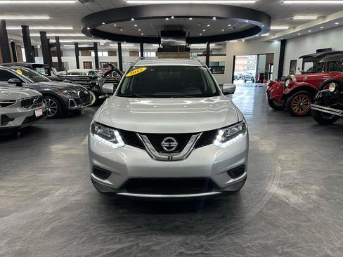 Used 2015 Nissan Rogue SV w/ SV Premium Package image 2