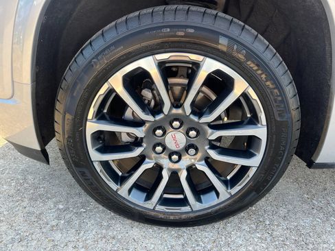 Used 2020 GMC Acadia Denali w/ LPO, Floor Liner Package FWD image 7