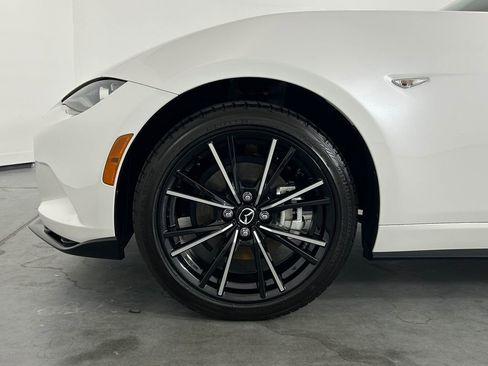 Used 2025 MAZDA MX-5 Miata Grand Touring w/ Appearance Package RWD image 18