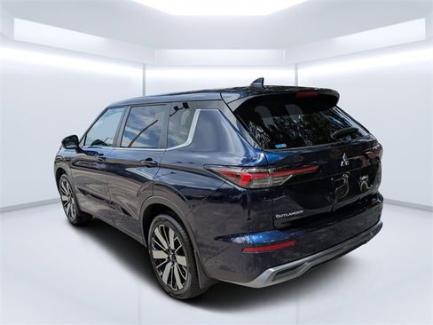 New 2025 Mitsubishi Outlander SE image 5