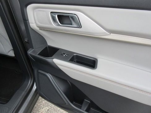 New 2026 Ford Explorer Active RWD image 20