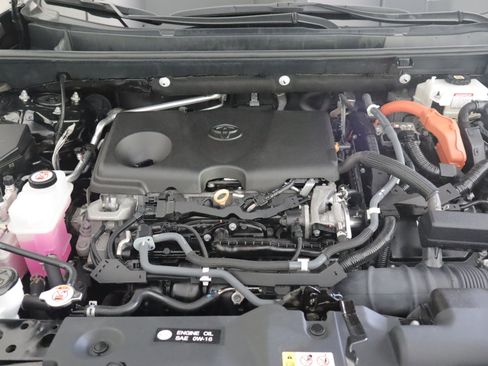 Used 2021 Toyota RAV4 XLE w/ Convenience Package AWD/4WD image 29