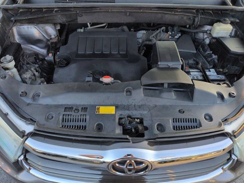 Used 2016 Toyota Highlander XLE AWD/4WD image 22